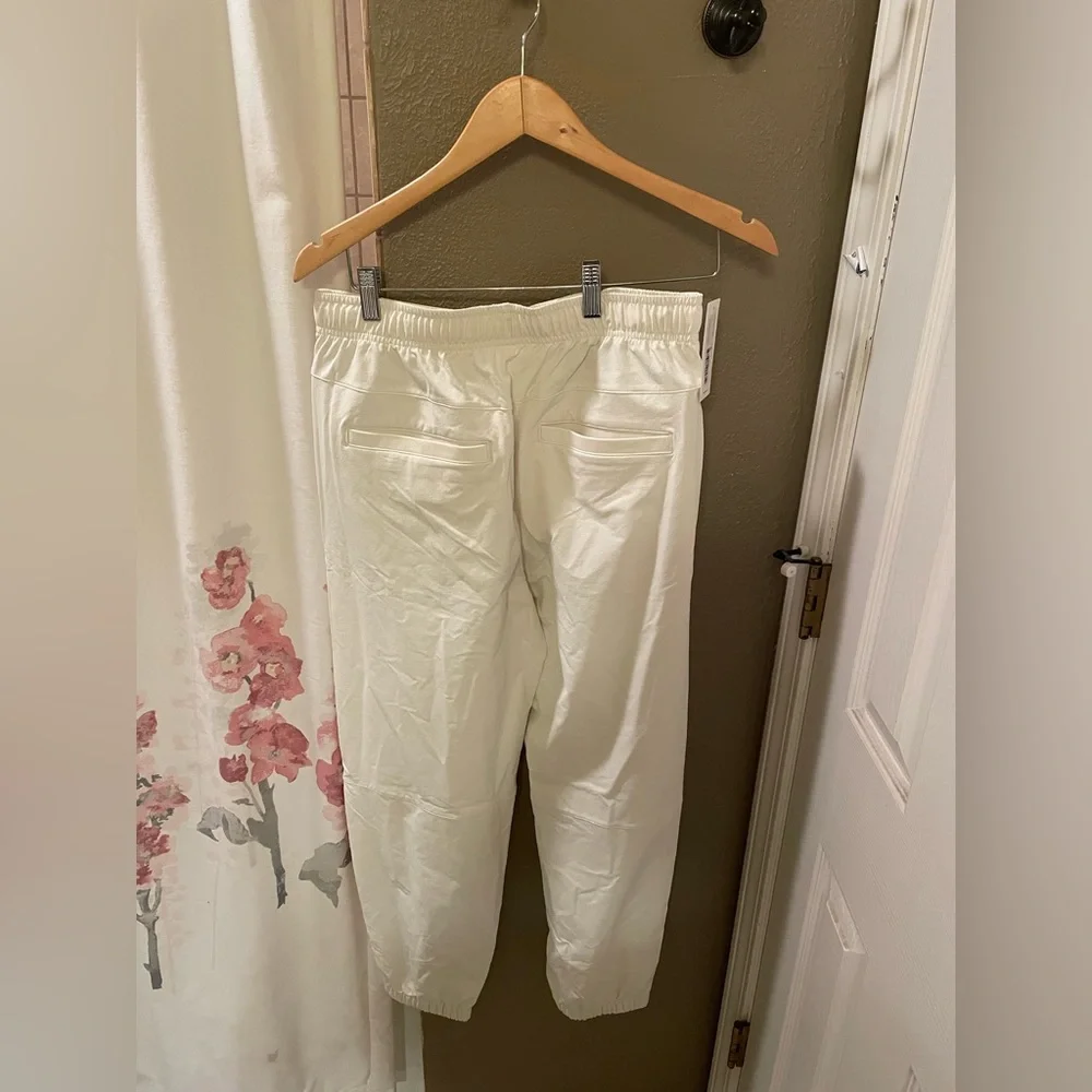 NWT RecTrek Jogger Pant Bone Size Medium Outdoor Voices - Picture 6 of 6